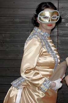 Kostüme historisch Verleih 19. Jahrhundert Kleid viktorianisch Tournüre Karneval gold Mottoparty